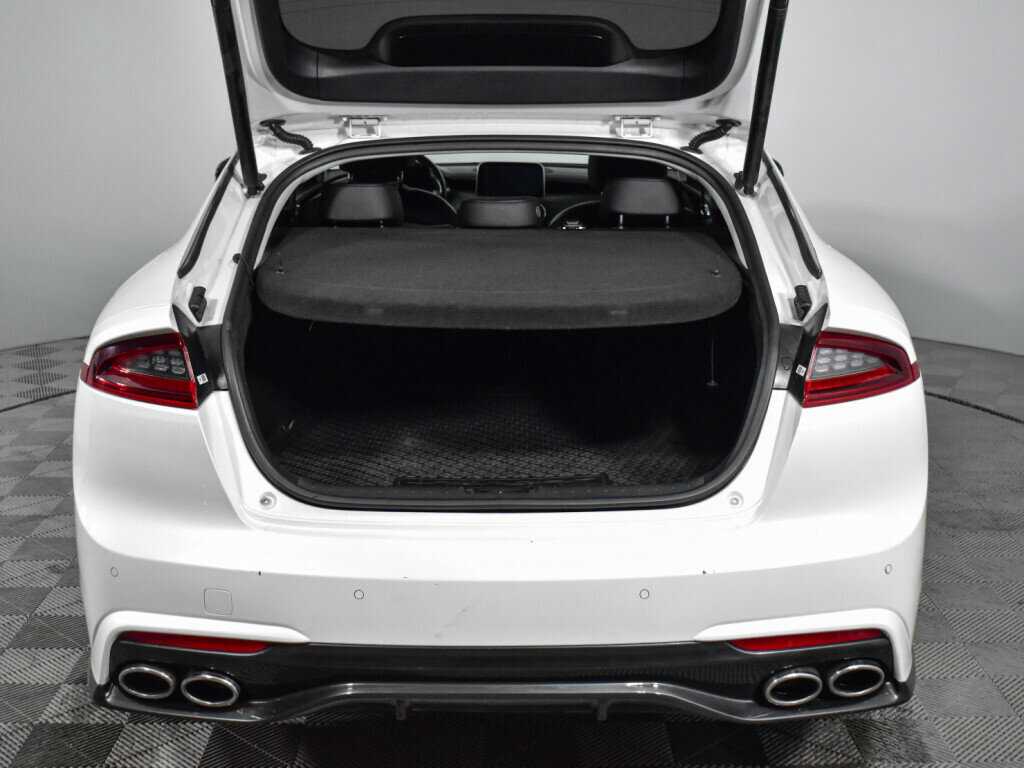 Kia Stinger 2018 года с пробегом. Фото: #18