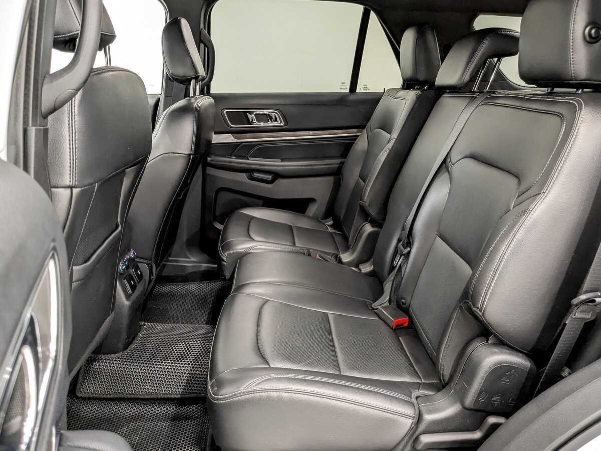 Ford Explorer 2019 года с пробегом. Фото: #11