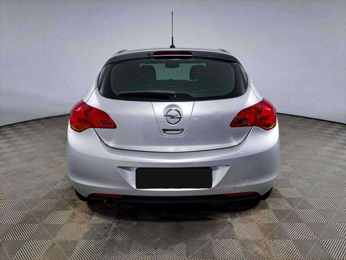Opel Astra 2011 года с пробегом. Фото: #4