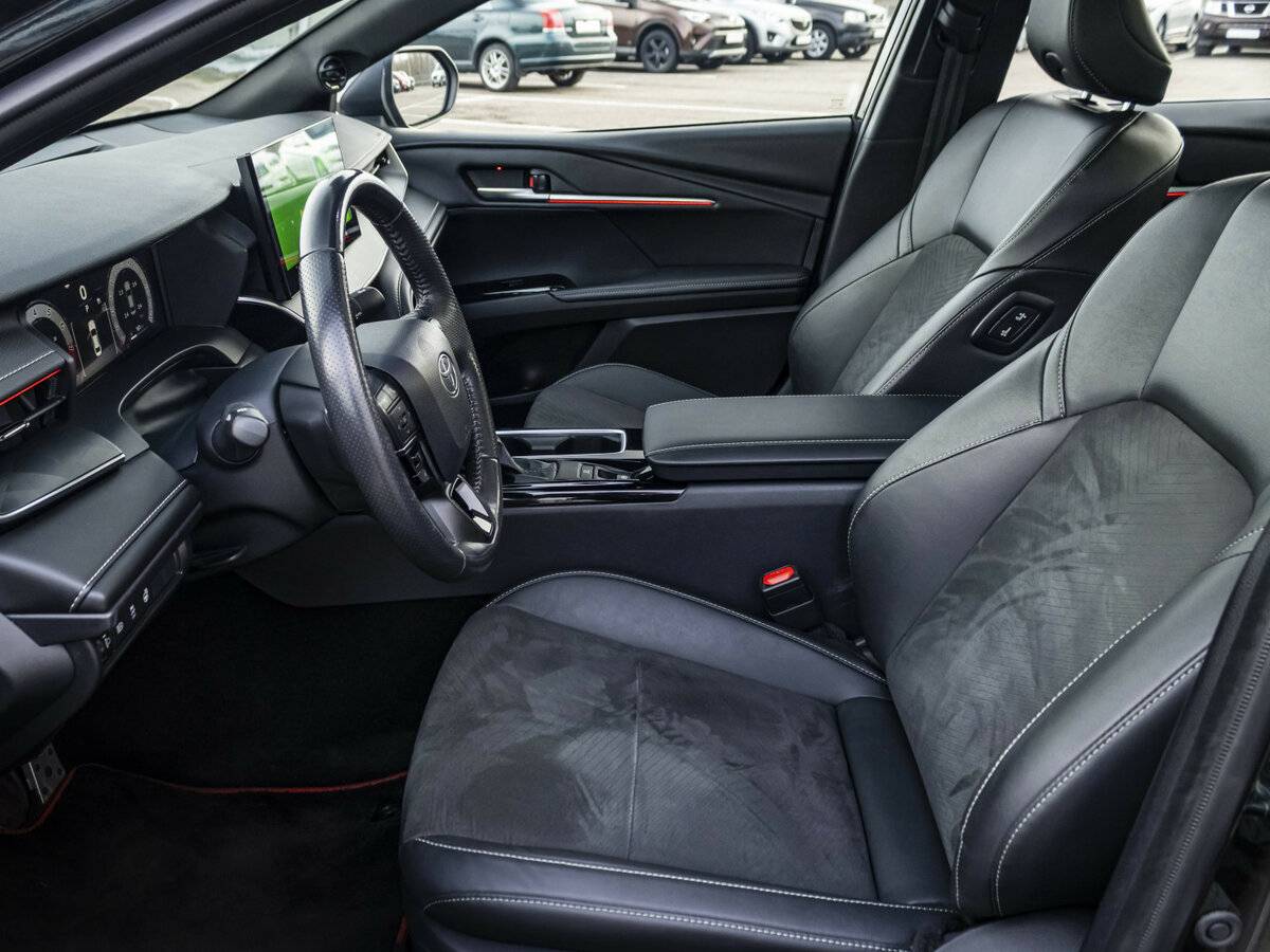 Toyota Camry 2024 года с пробегом. Фото: #11