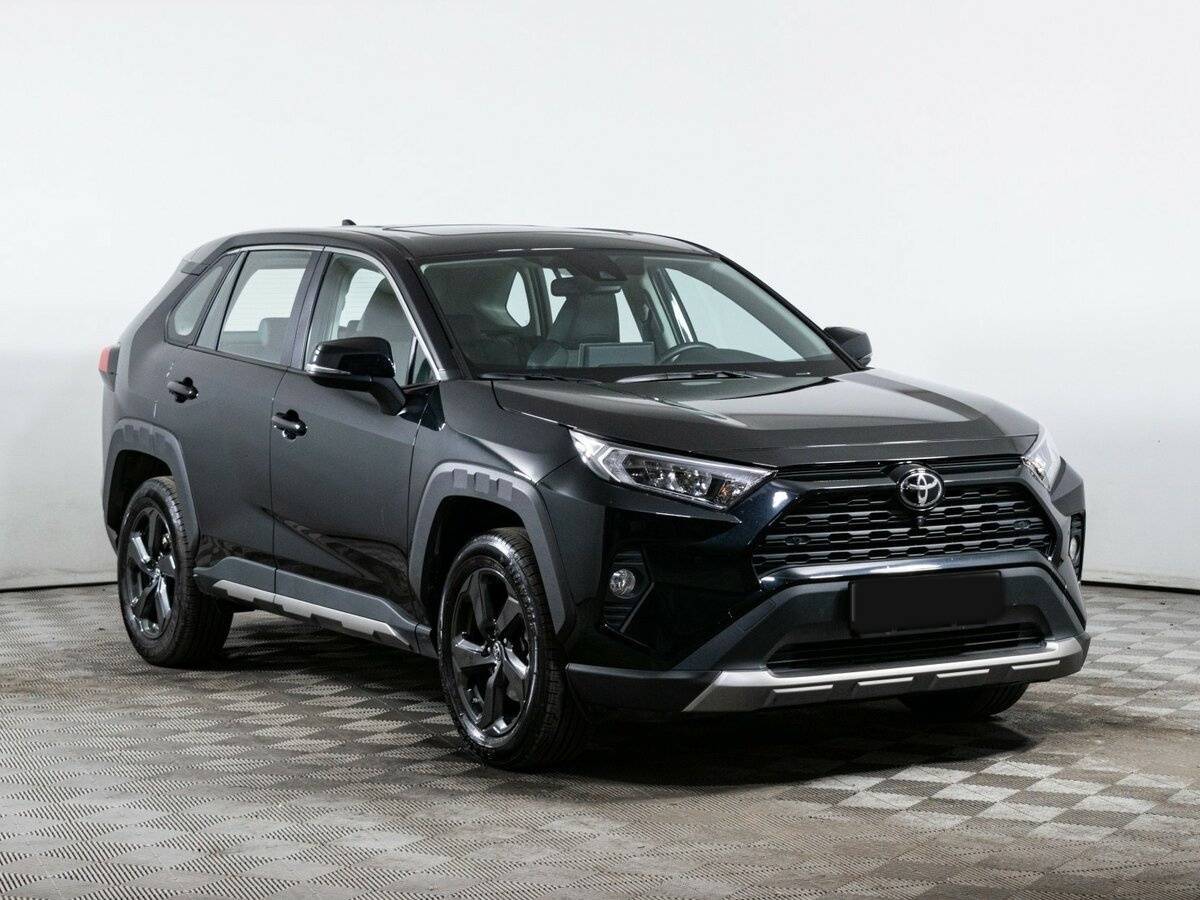 Toyota RAV4 2023 года с пробегом. Фото: #2