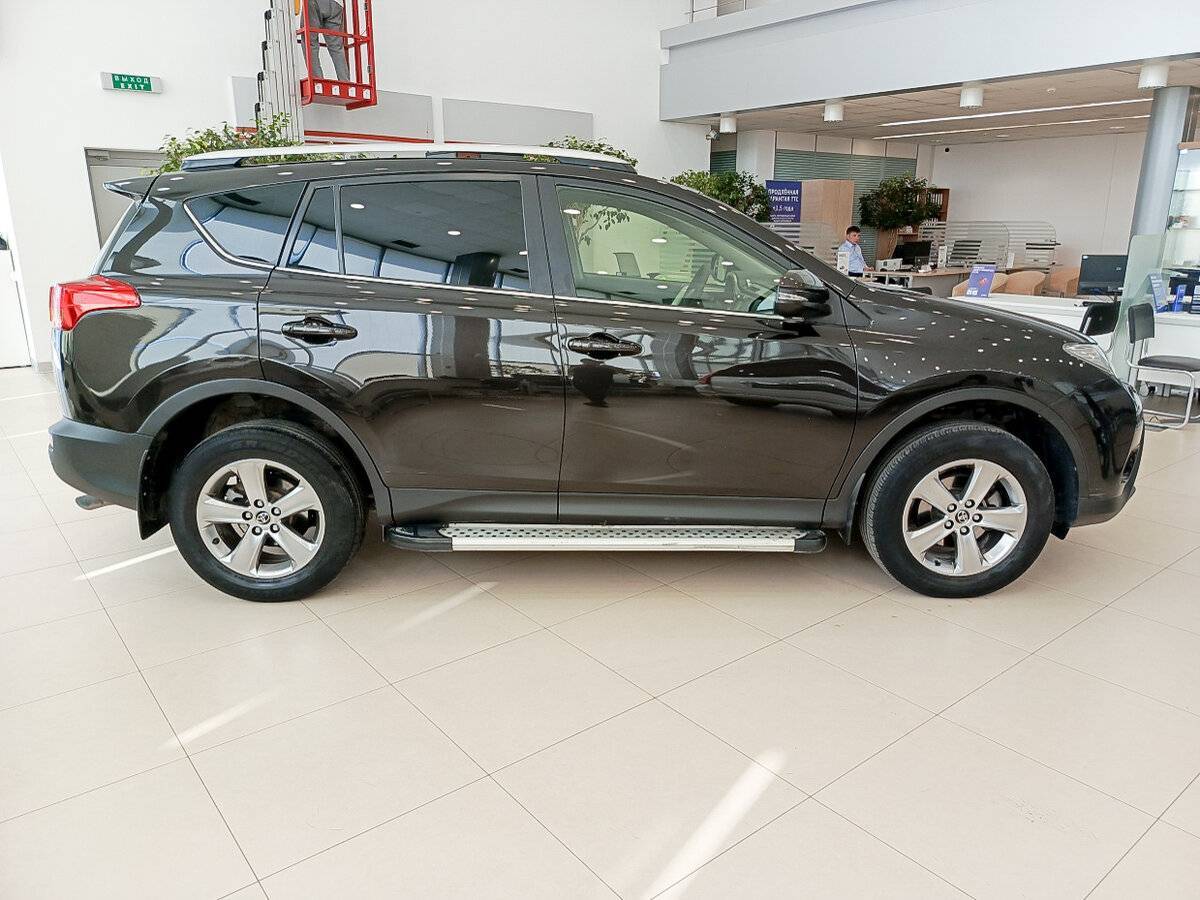 Toyota RAV4 2015 года с пробегом. Фото: #3