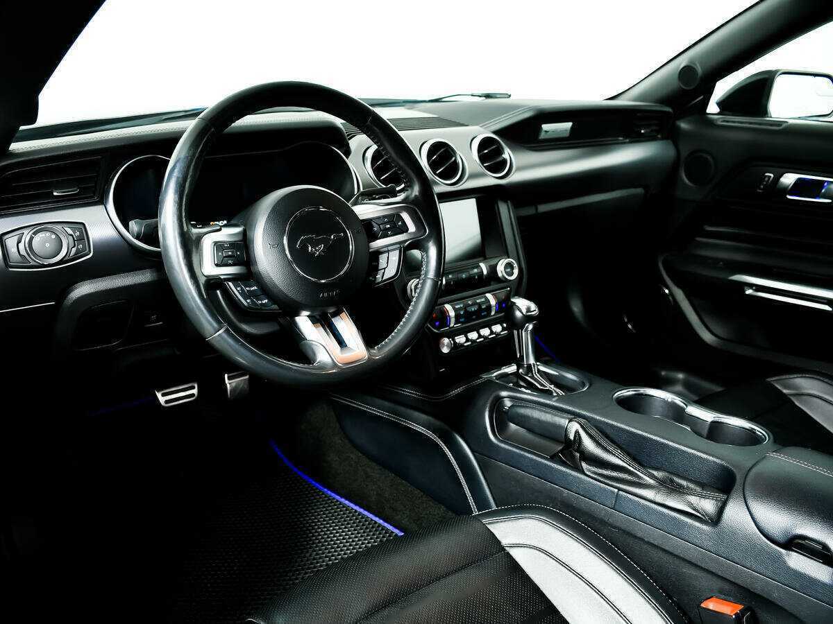 Ford Mustang 2018 года с пробегом. Фото: #12
