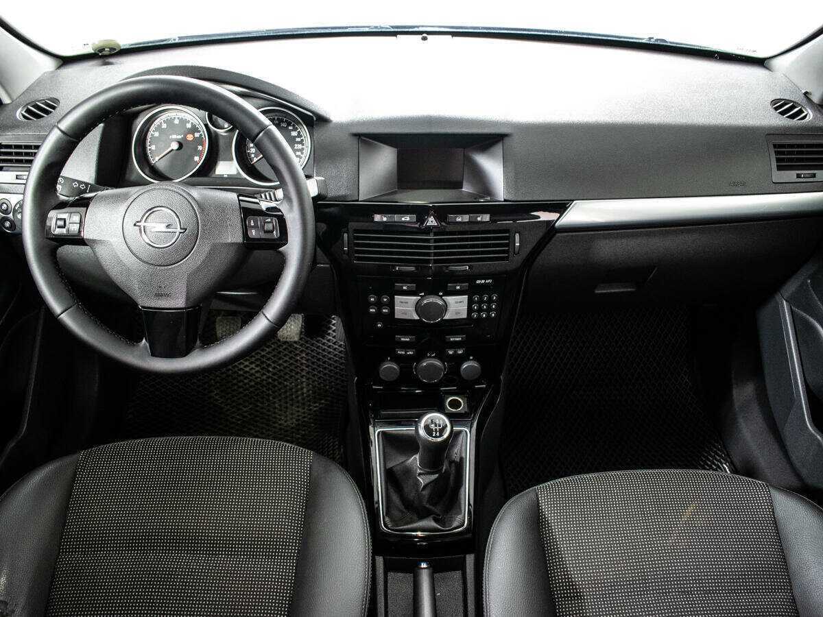 Opel Astra 2011 года с пробегом. Фото: #10