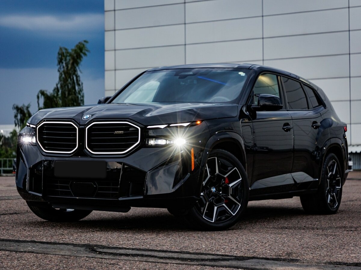 BMW XM 2023 года с пробегом. Посмотреть фото