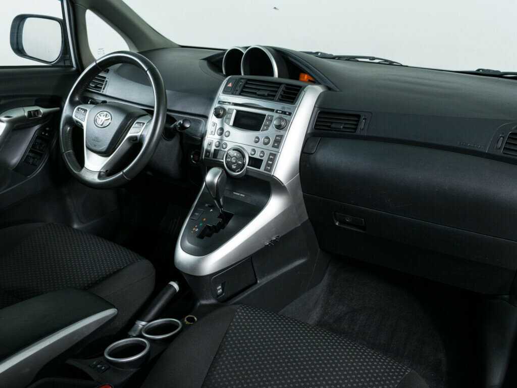 Toyota Verso 2011 года с пробегом. Фото: #7