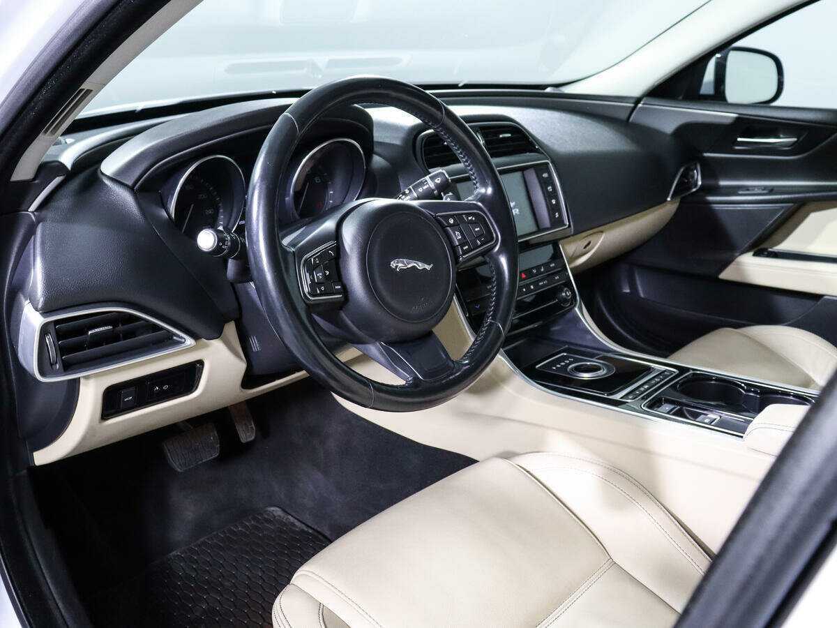 Jaguar XE 2015 года с пробегом. Фото: #11