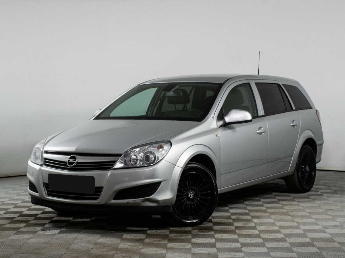 Opel Astra 2014 года с пробегом. Посмотреть фото