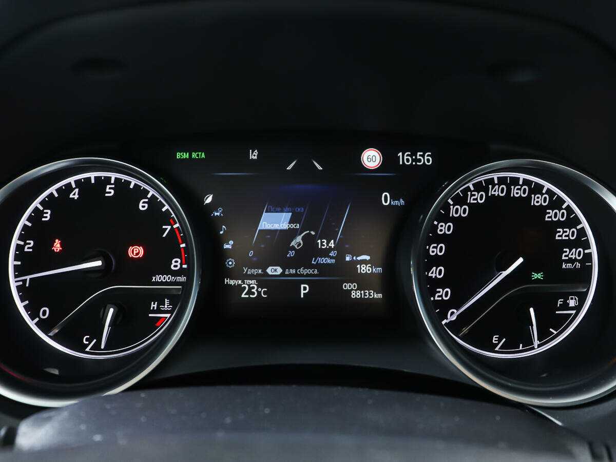 Toyota Camry 2021 года с пробегом. Фото: #12