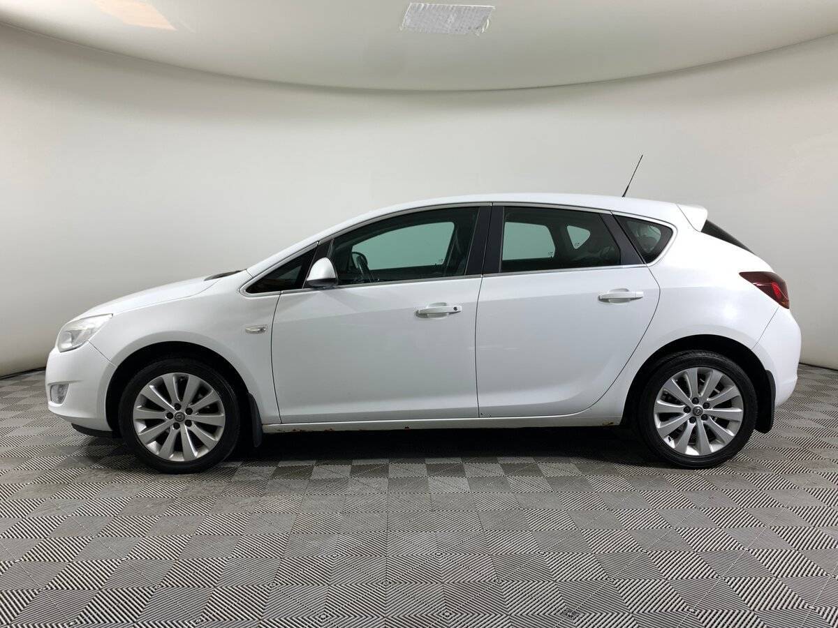 Opel Astra 2011 года с пробегом. Фото: #7