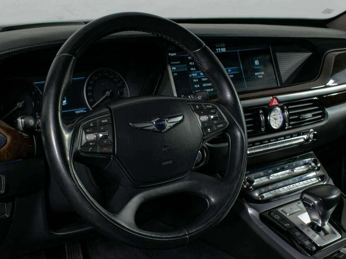 Genesis G90 2017 года с пробегом. Фото: #19
