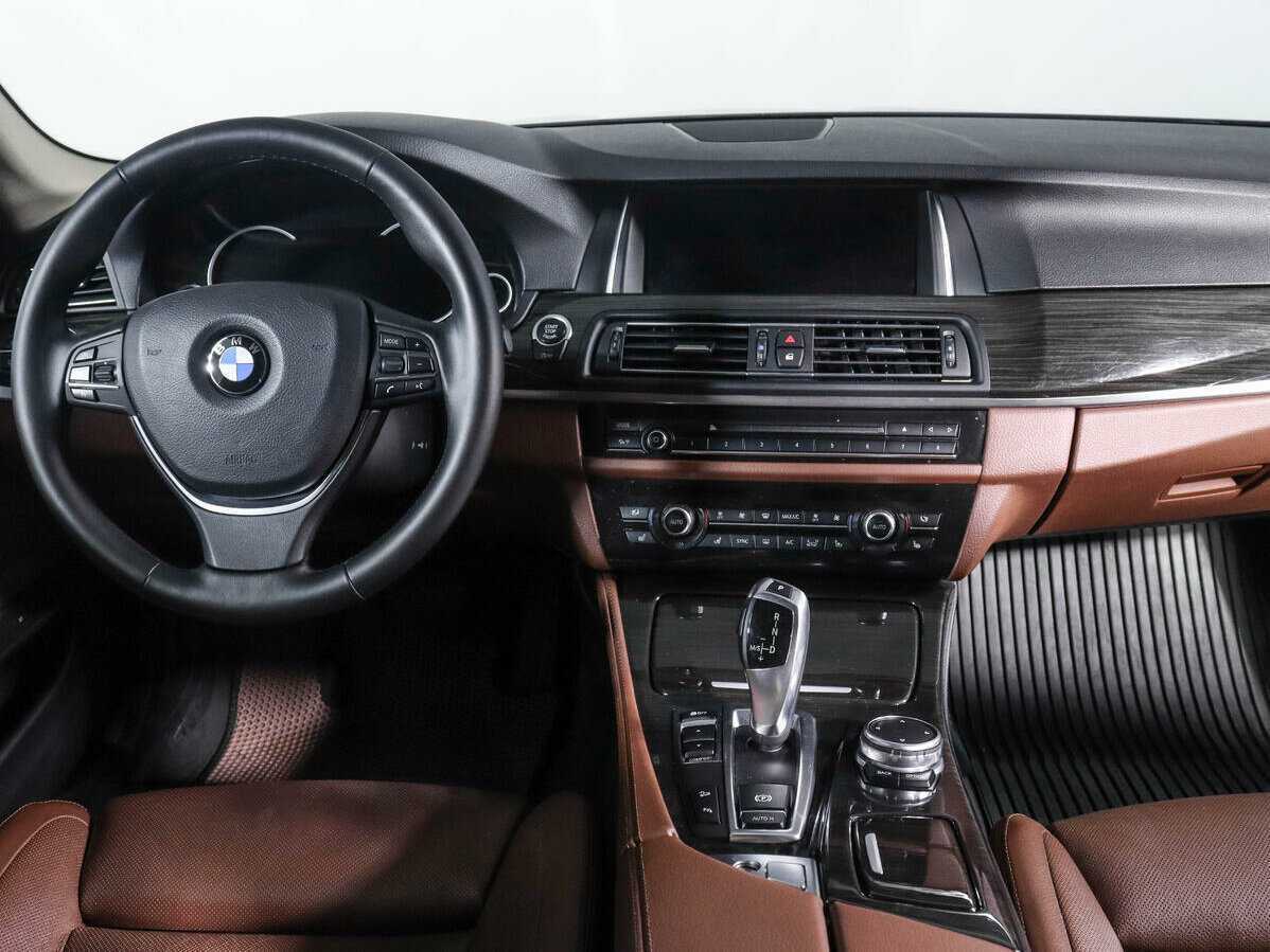 BMW 5 серии 2016 года с пробегом. Фото: #11