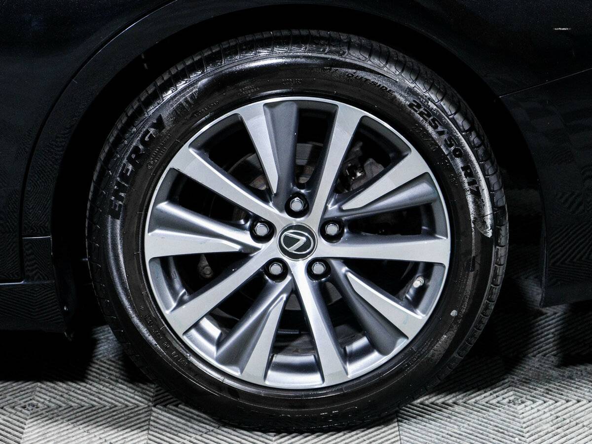 Lexus ES 2018 года с пробегом. Фото: #12