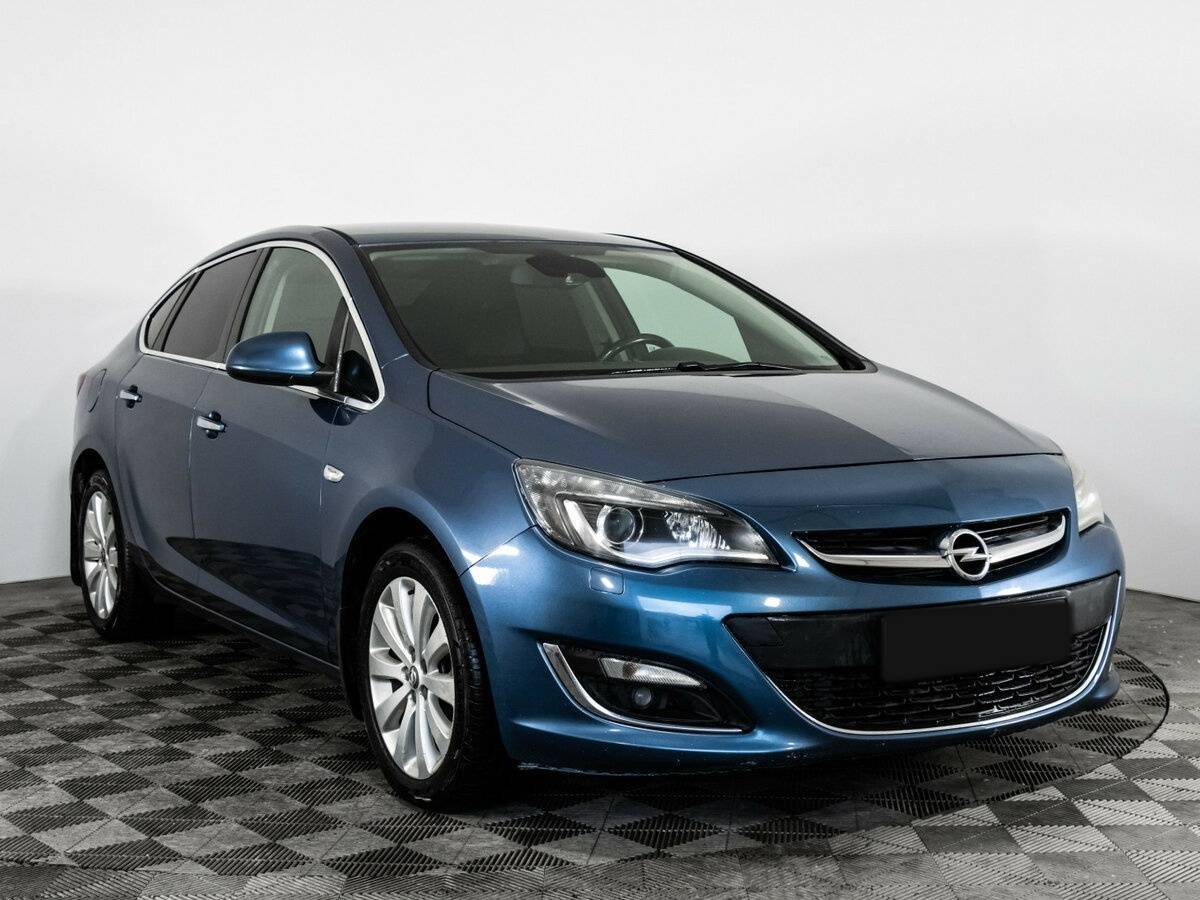 Opel Astra 2012 года с пробегом. Фото: #2