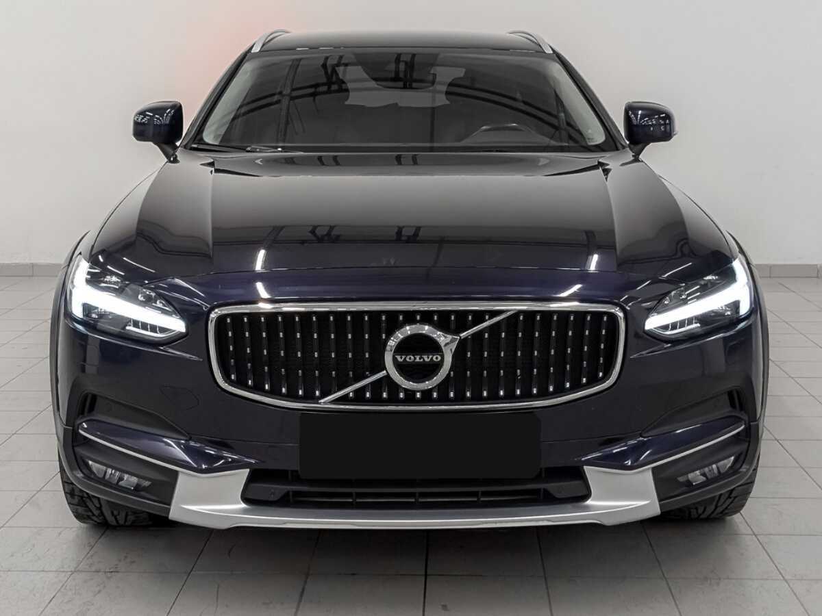 Volvo V90 Cross Country 2017 года с пробегом. Фото: #1