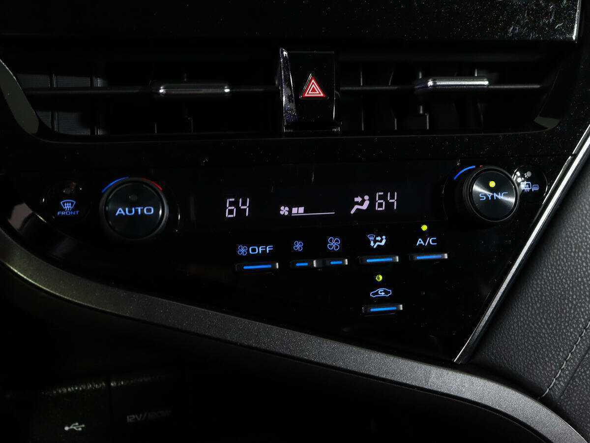 Toyota Camry 2022 года с пробегом. Фото: #19