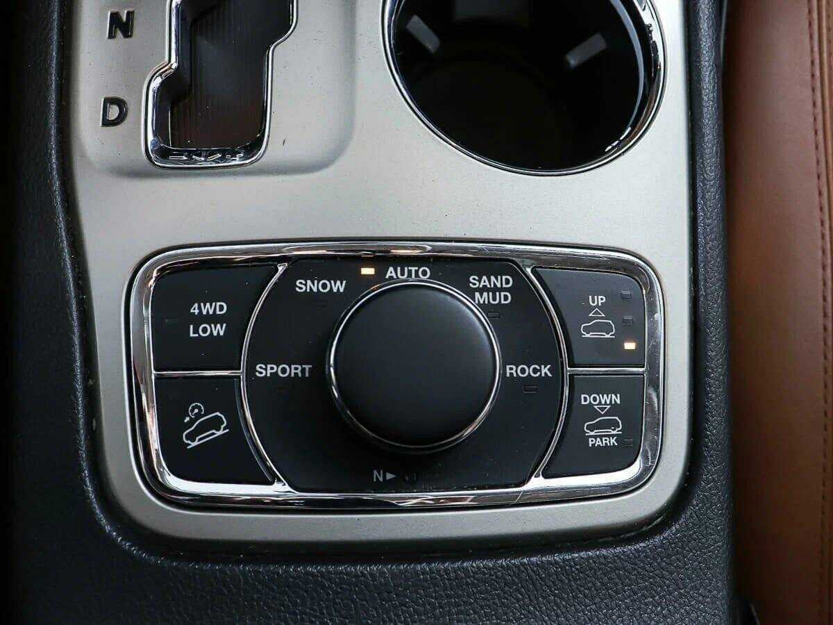 Jeep Grand Cherokee 2012 года с пробегом. Фото: #18