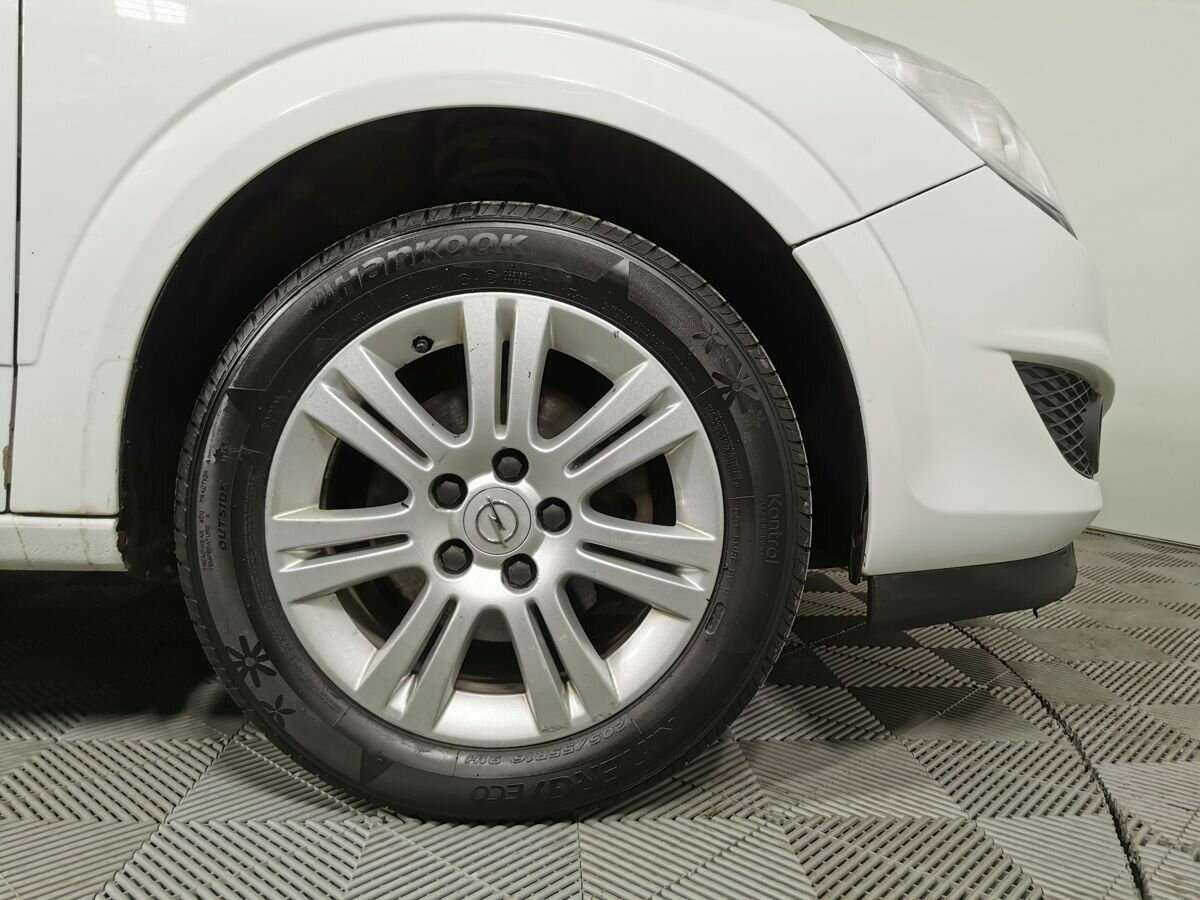 Opel Astra 2011 года с пробегом. Фото: #15