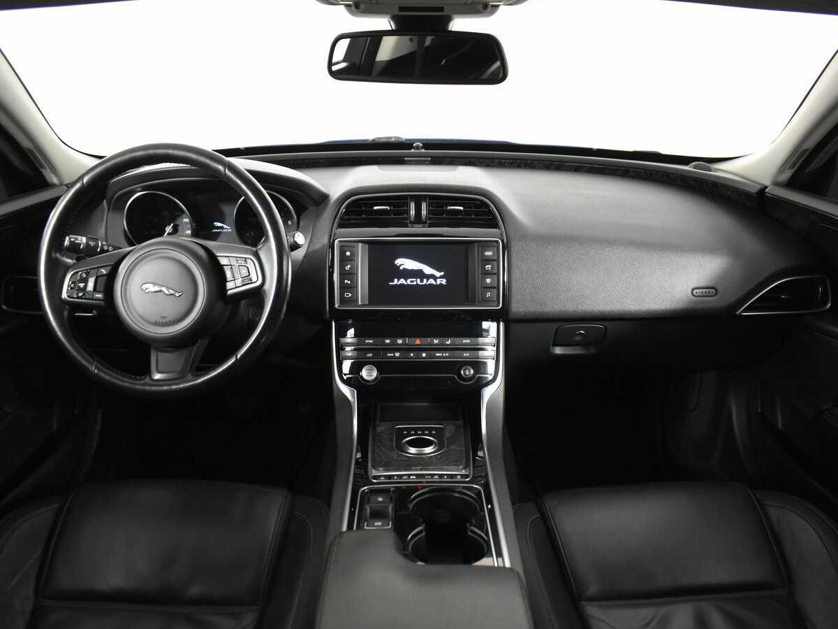 Jaguar XE 2016 года с пробегом. Фото: #11