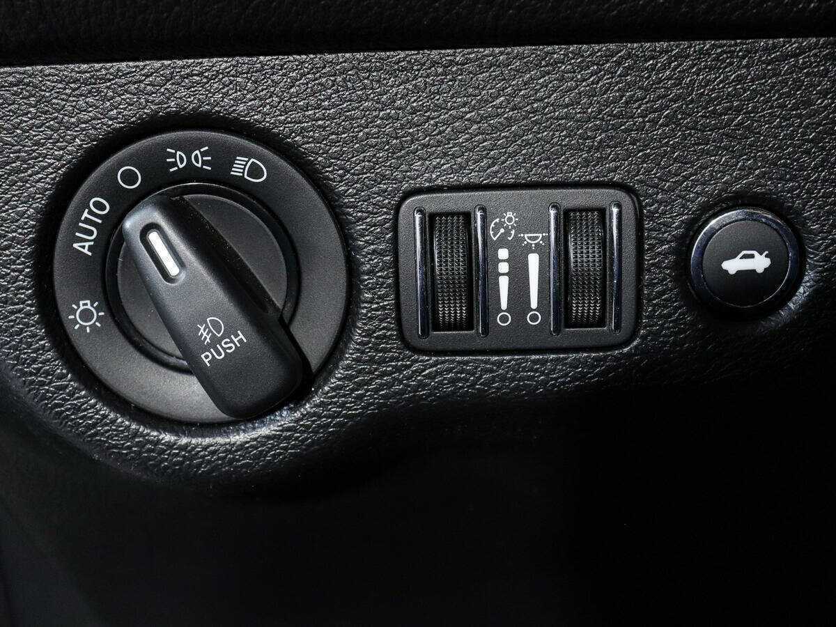Dodge Challenger 2019 года с пробегом. Фото: #18
