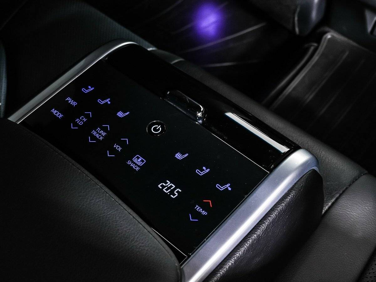 Toyota Camry 2021 года с пробегом. Фото: #15