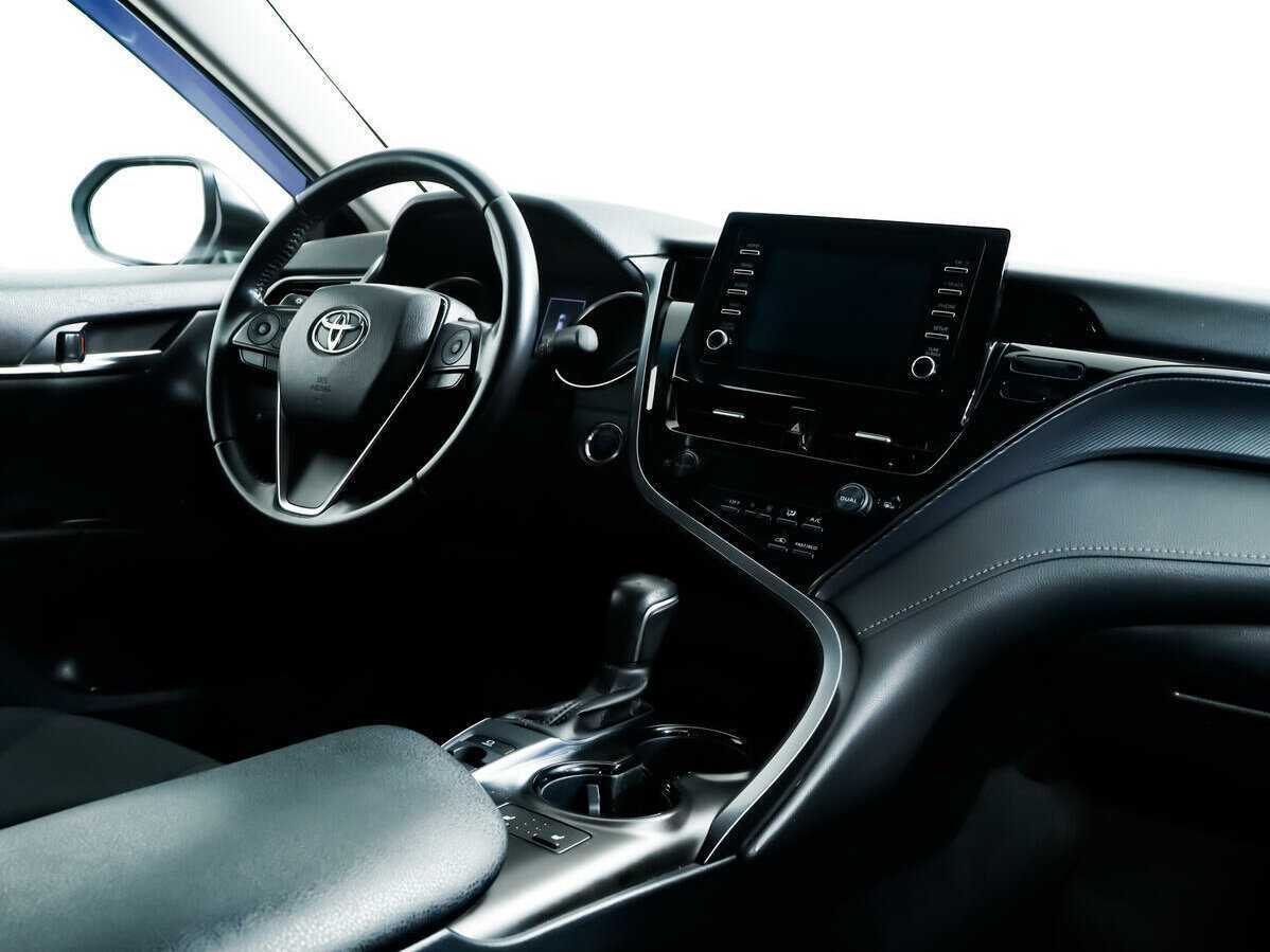 Toyota Camry 2021 года с пробегом. Фото: #8