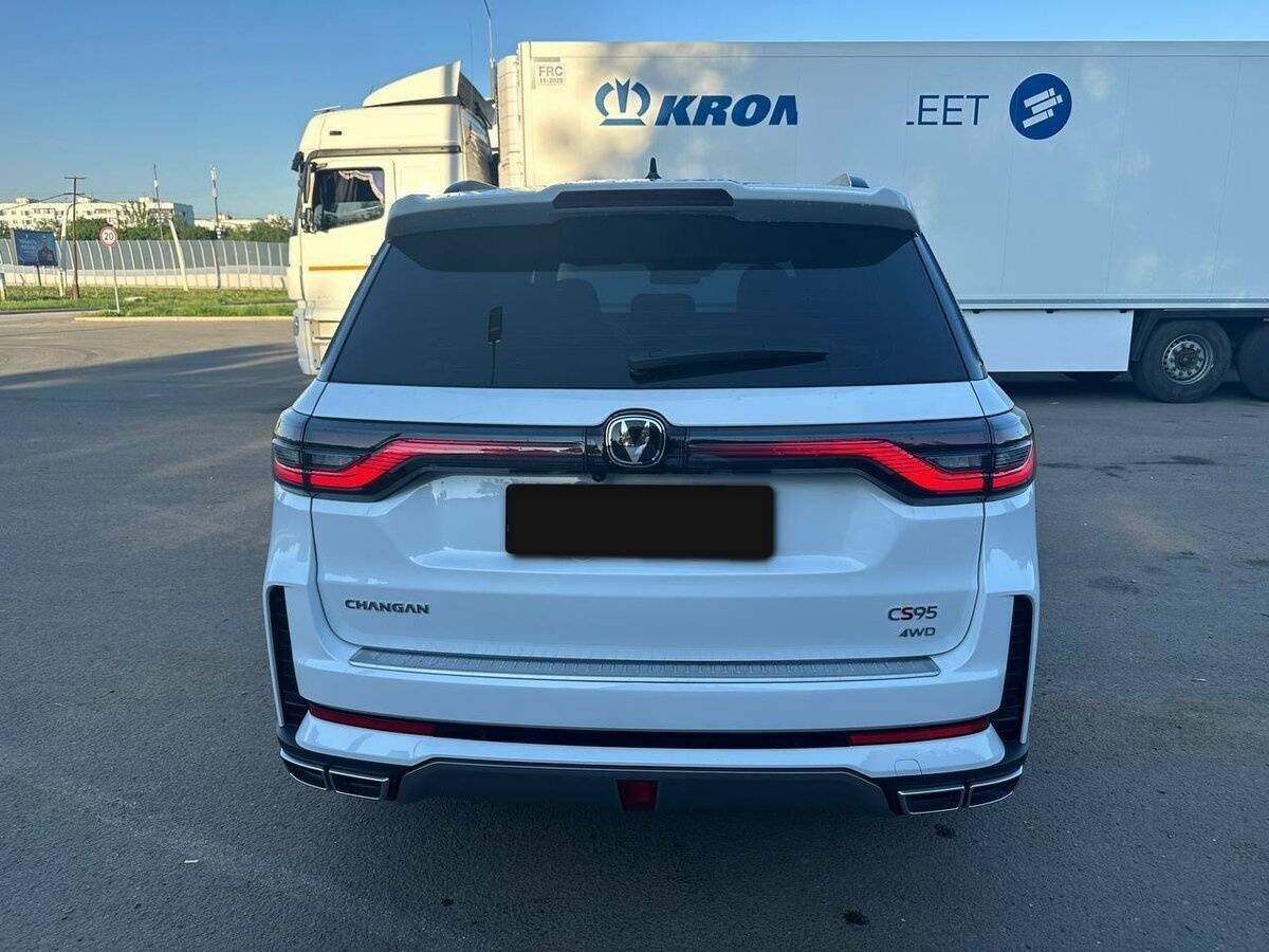 Changan CS95 2023 года с пробегом. Фото: #4