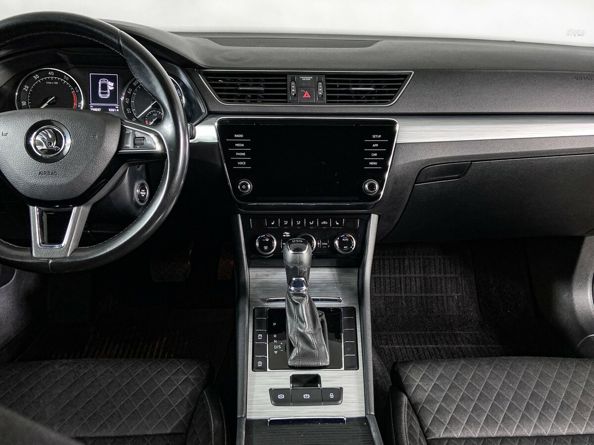 Skoda Superb 2020 года с пробегом. Фото: #7
