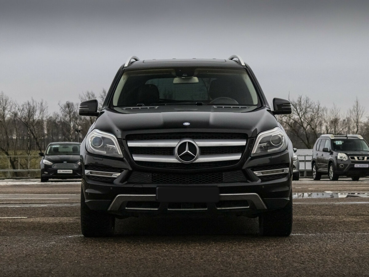 Mercedes-Benz GL-Класс 2015 года с пробегом. Фото: #1