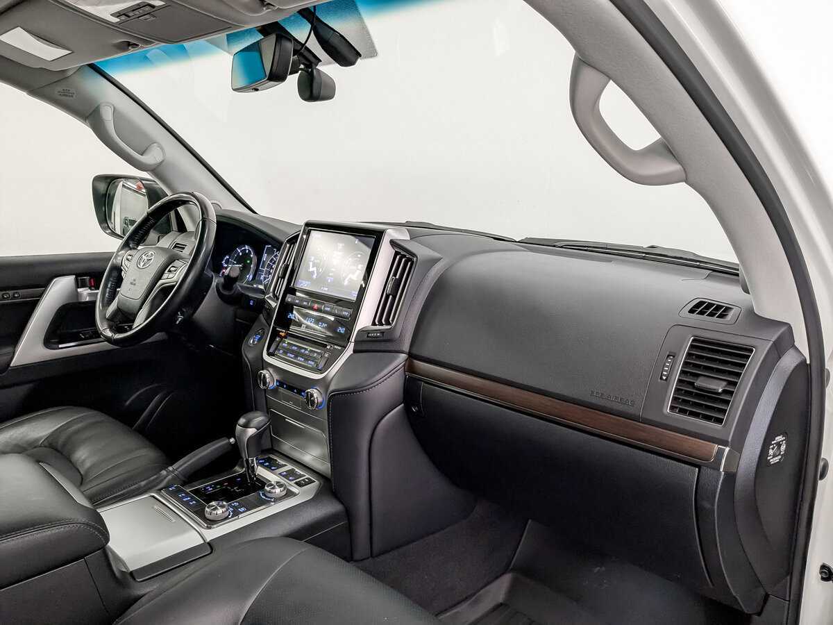 Toyota Land Cruiser 2020 года с пробегом. Фото: #10