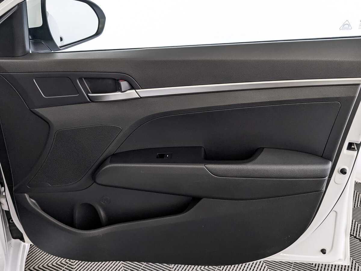 Hyundai Elantra 2019 года с пробегом. Фото: #24