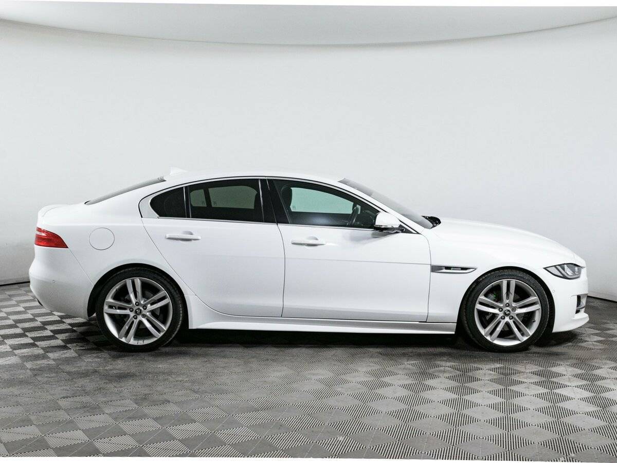 Jaguar XE 2015 года с пробегом. Фото: #3