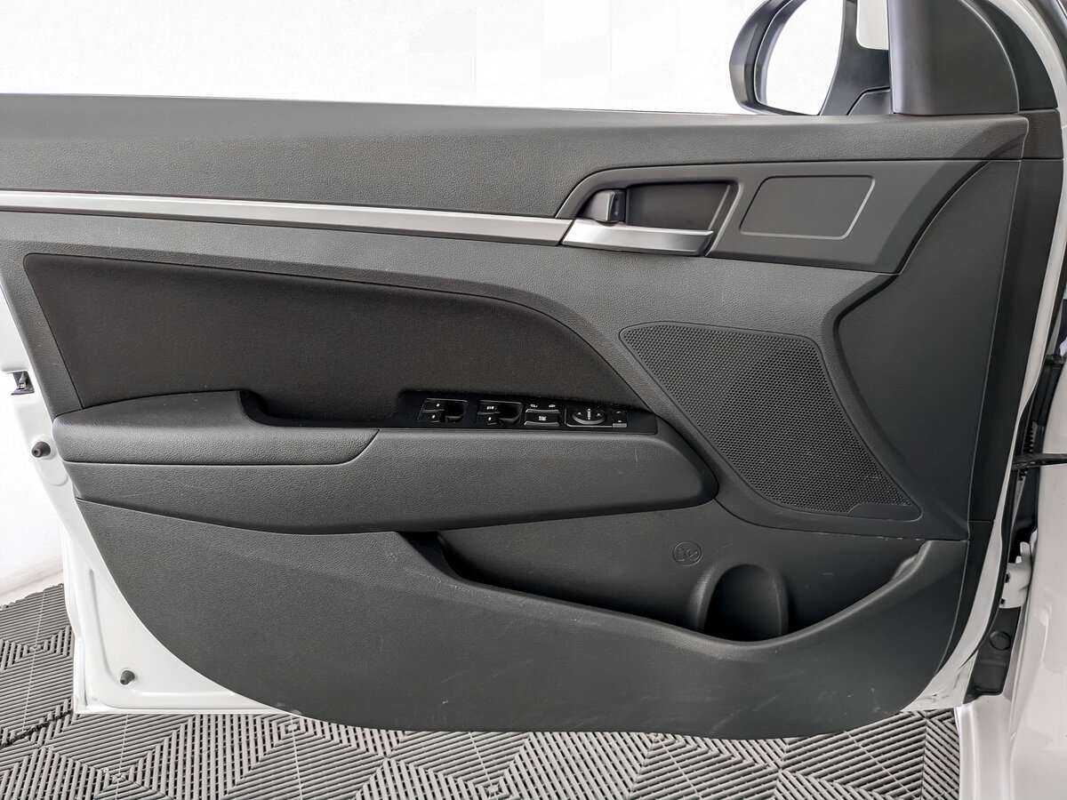 Hyundai Elantra 2020 года с пробегом. Фото: #14