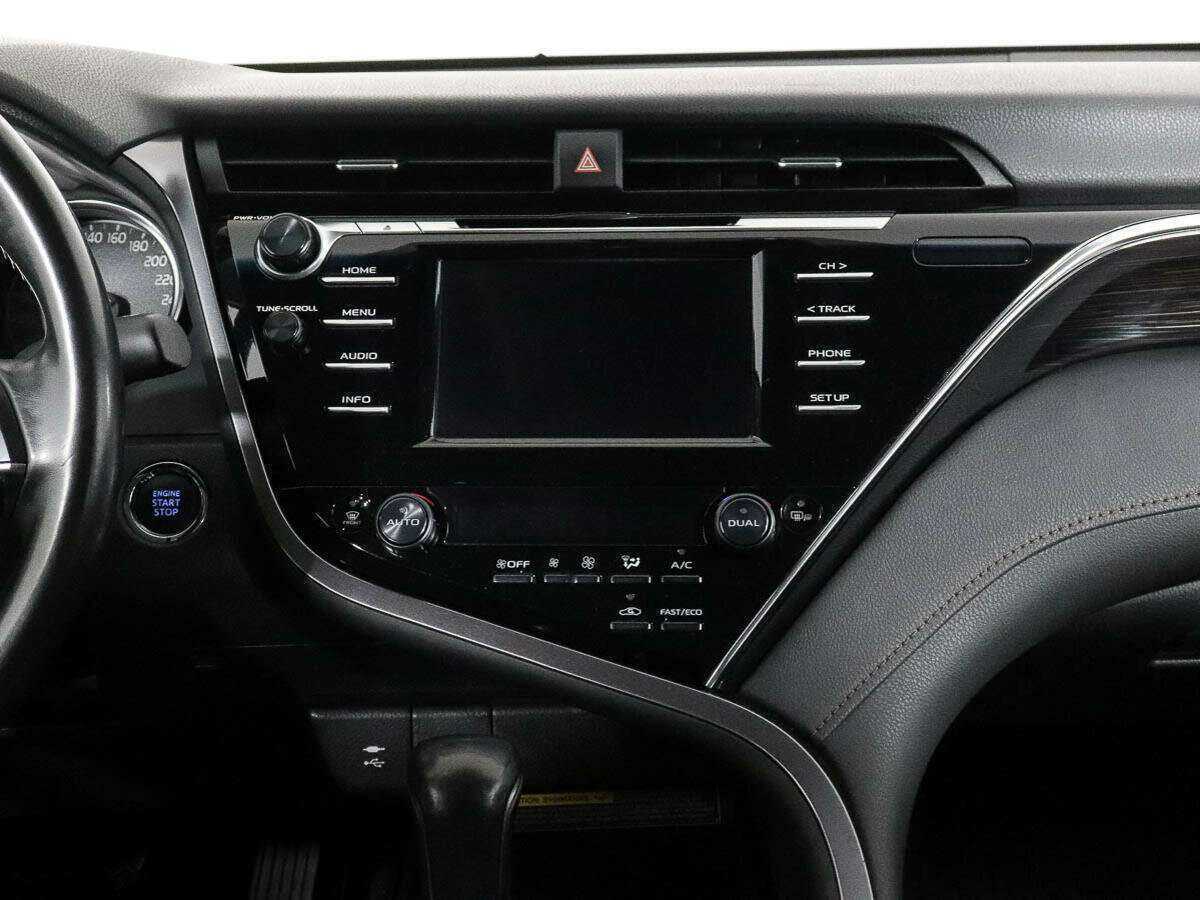Toyota Camry 2019 года с пробегом. Фото: #10