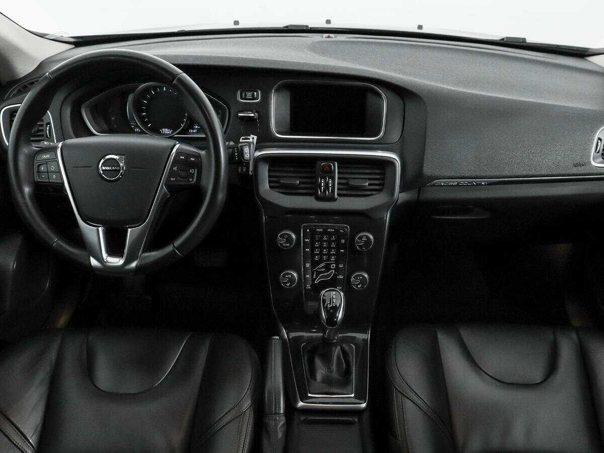 Volvo V40 Cross Country 2017 года с пробегом. Фото: #12