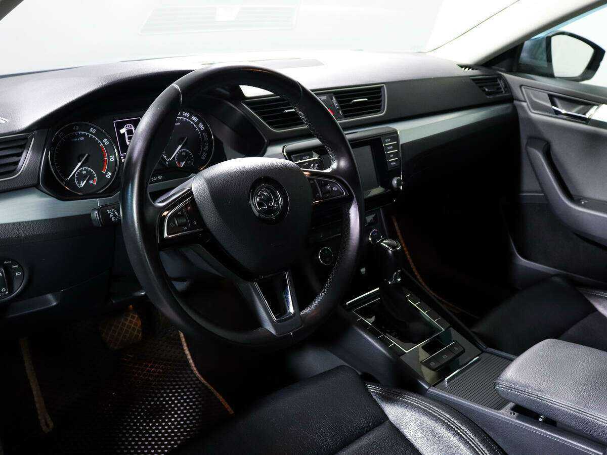 Skoda Superb 2015 года с пробегом. Фото: #12