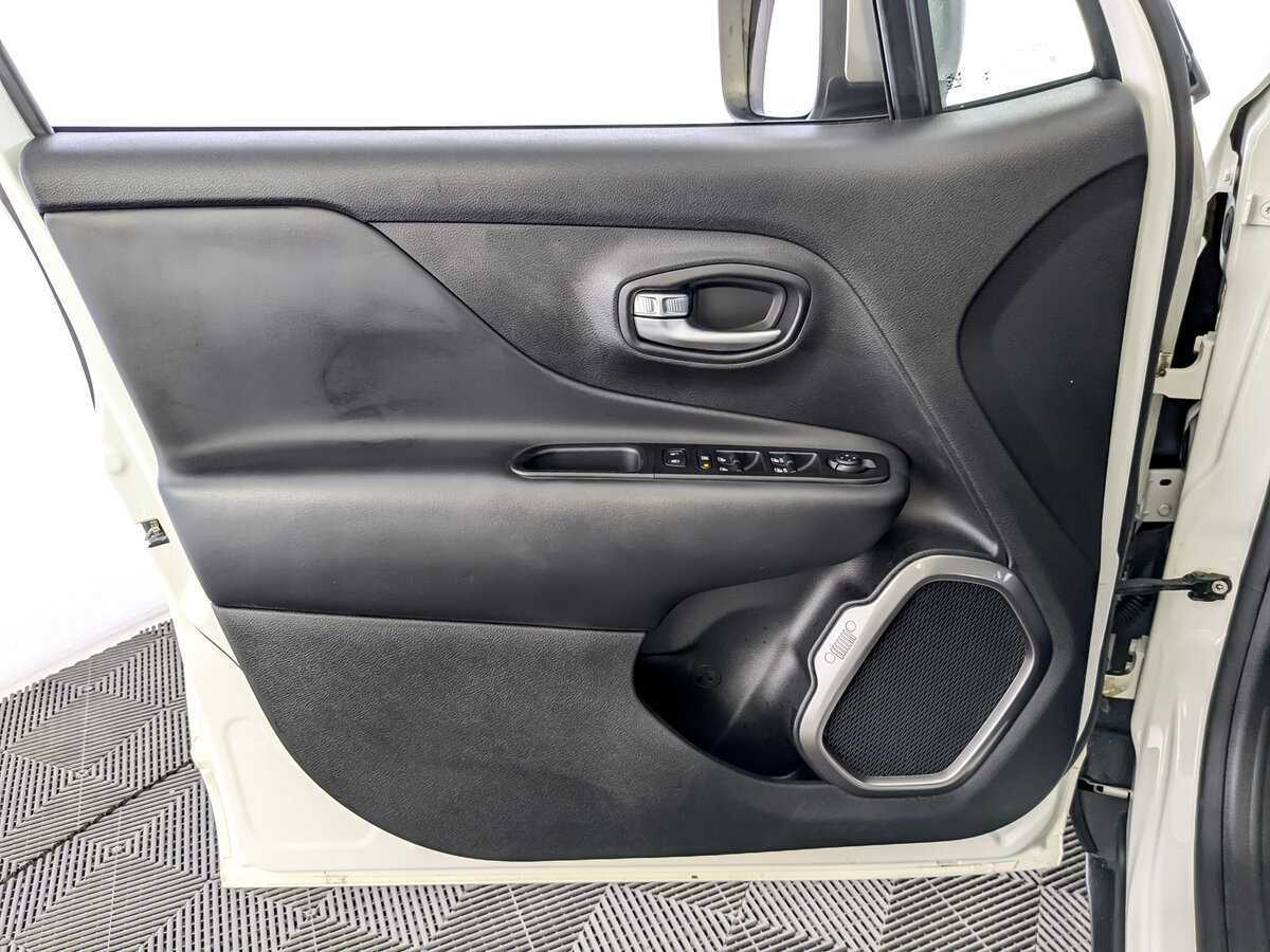 Jeep Renegade 2019 года с пробегом. Фото: #18