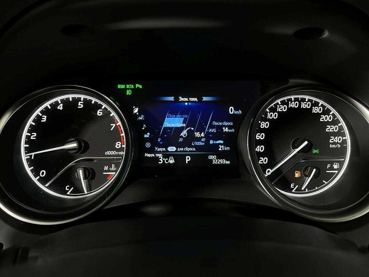 Toyota Camry 2019 года с пробегом. Фото: #8
