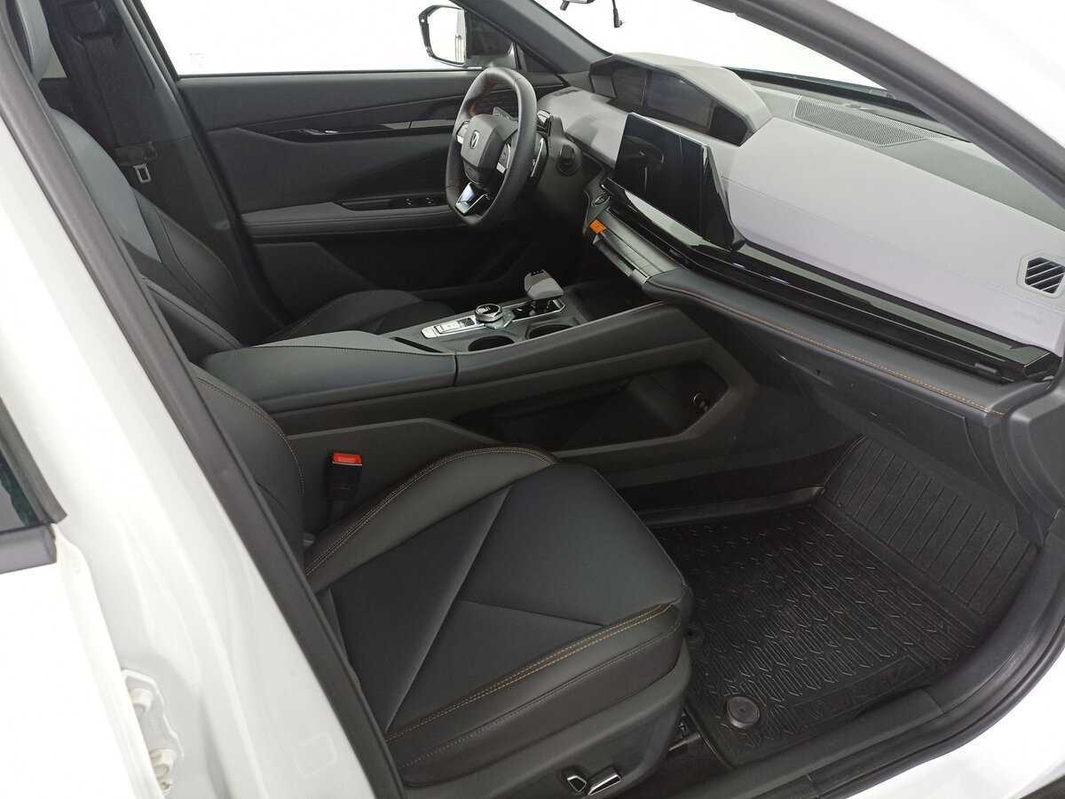 Changan UNI-V 2023 года с пробегом. Фото: #9