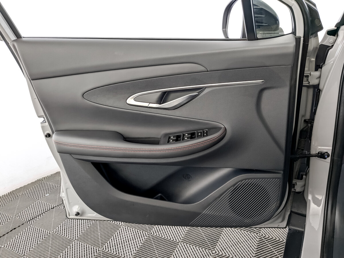 Changan UNI-T 2024 года с пробегом. Фото: #18