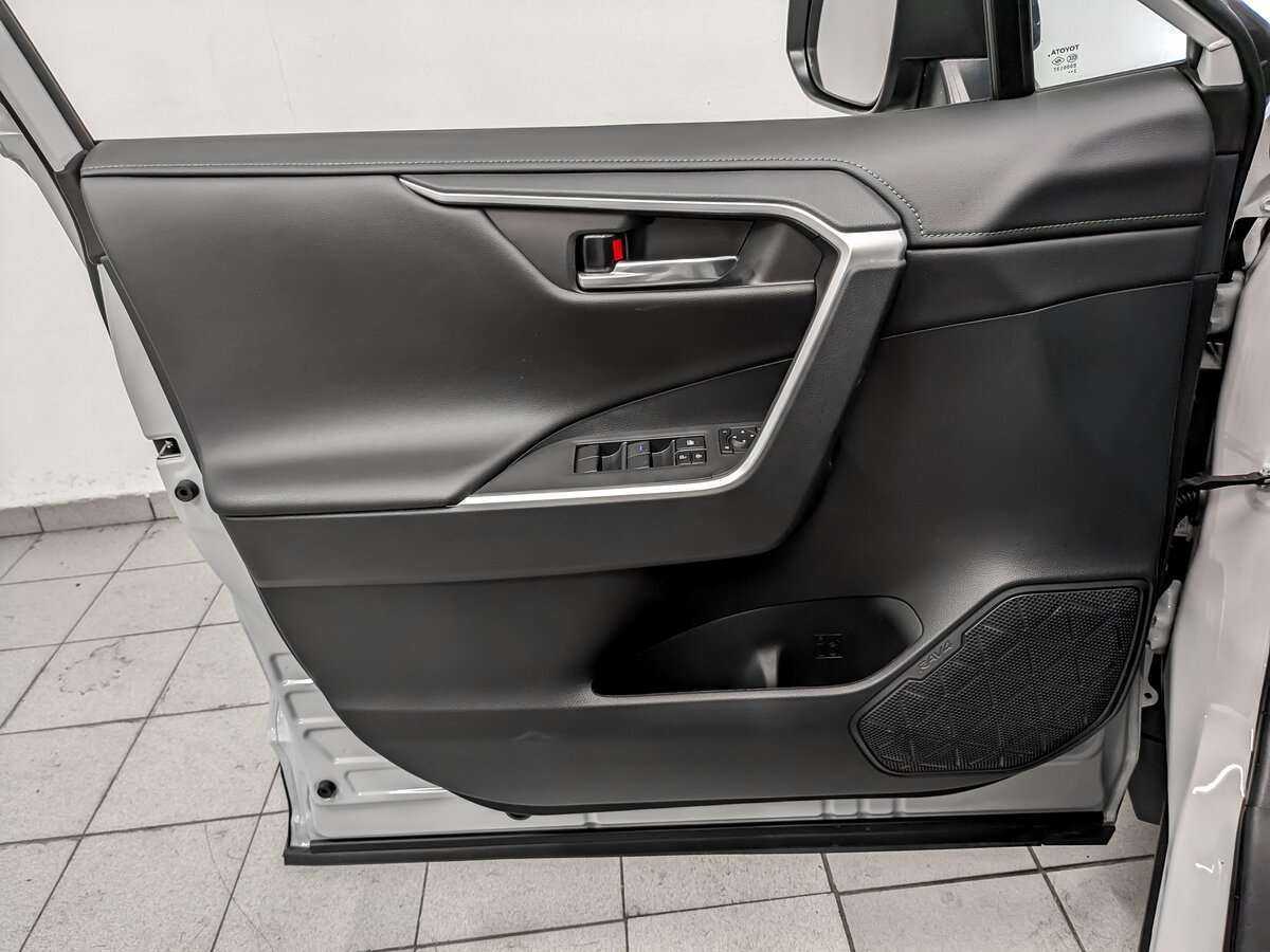 Toyota RAV4 2022 года с пробегом. Фото: #13