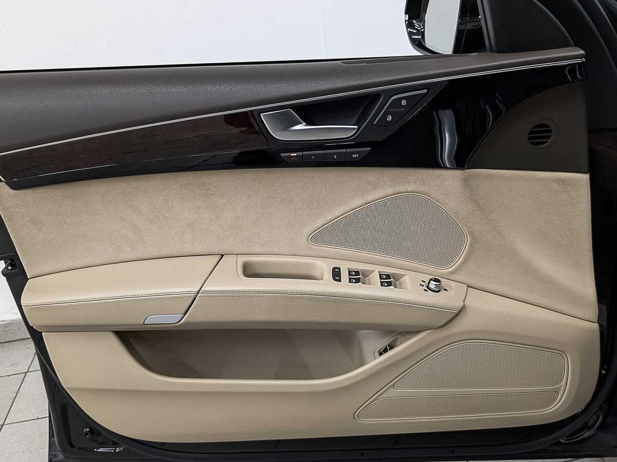 Audi A8 2014 года с пробегом. Фото: #18