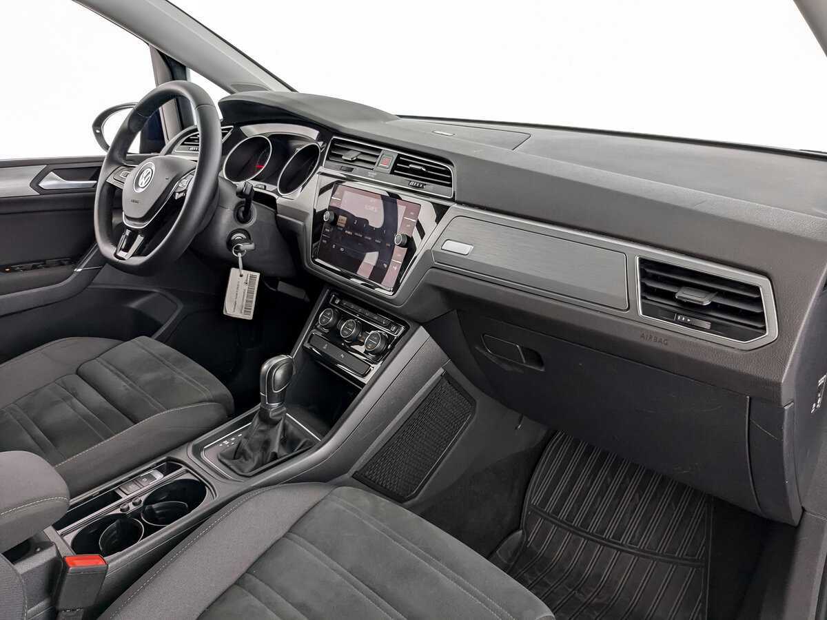 Volkswagen Touran 2018 года с пробегом. Фото: #7
