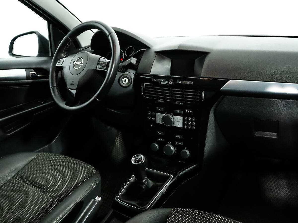 Opel Astra 2010 года с пробегом. Фото: #12