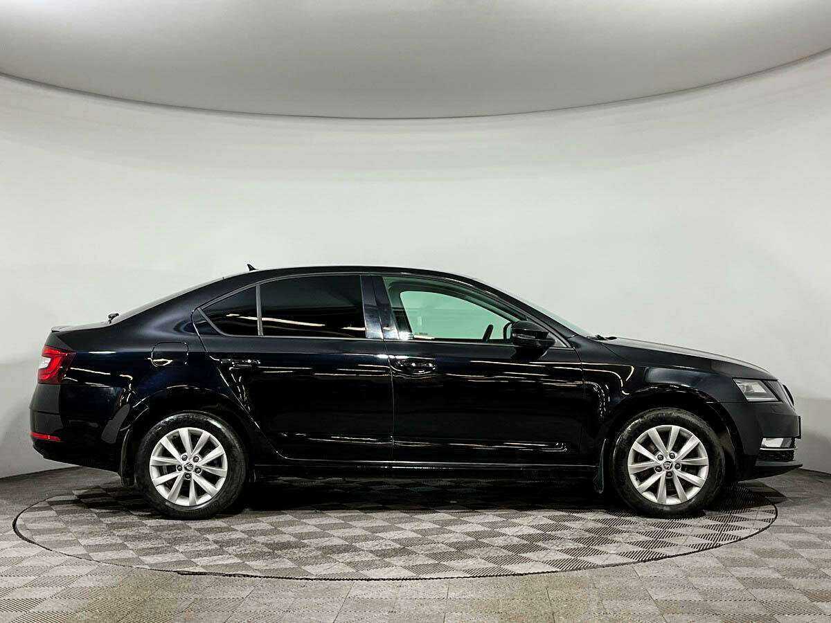 Skoda Octavia 2018 года с пробегом. Фото: #3