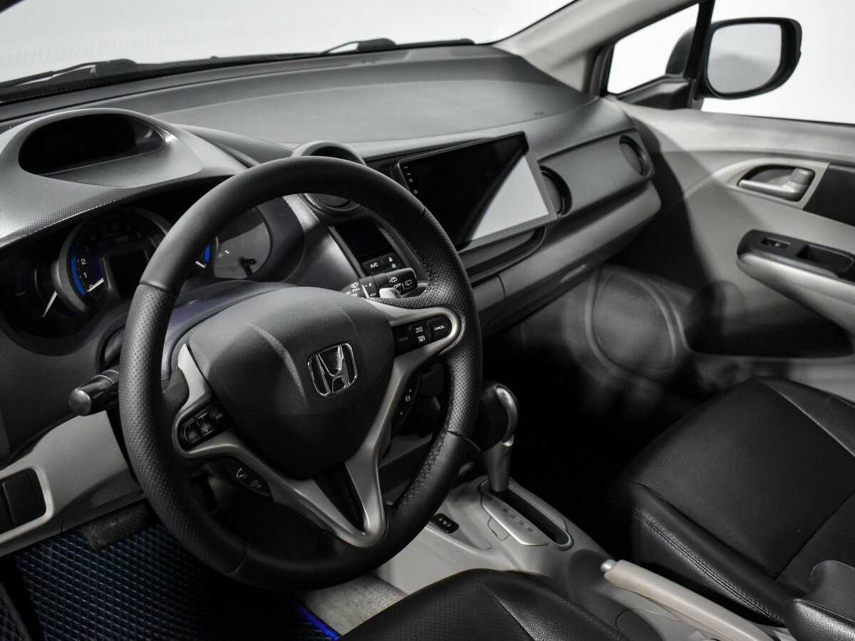Honda Insight 2010 года с пробегом. Фото: #8