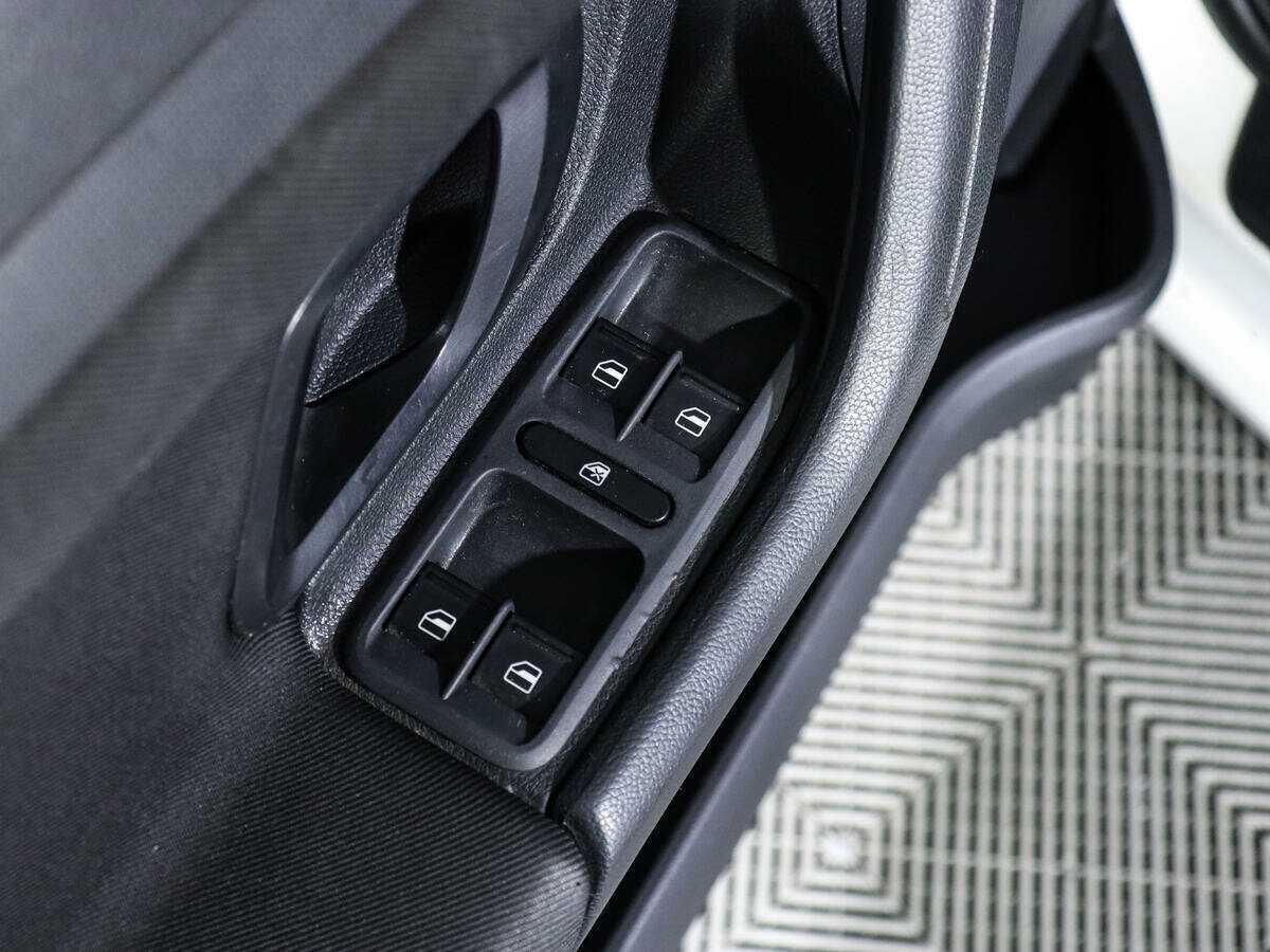 Skoda Fabia 2014 года с пробегом. Фото: #14