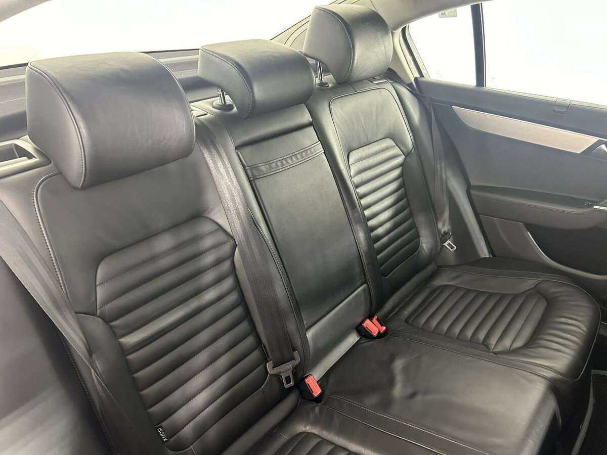 Volkswagen Passat 2011 года с пробегом. Фото: #14