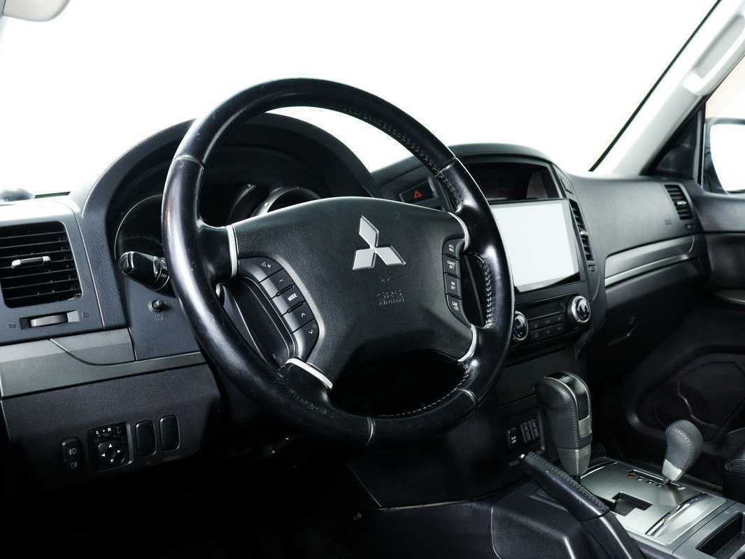 Mitsubishi Pajero 2011 года с пробегом. Фото: #10