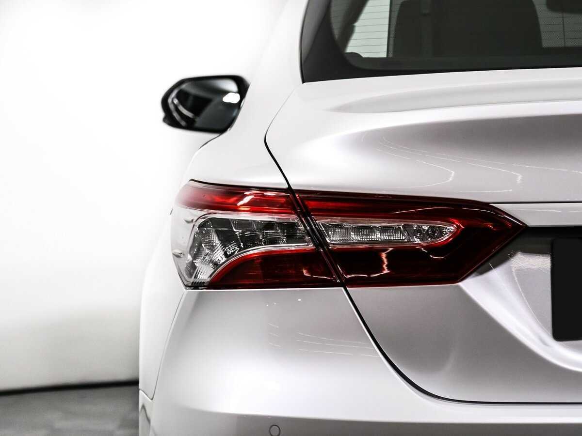 Toyota Camry 2018 года с пробегом. Фото: #12